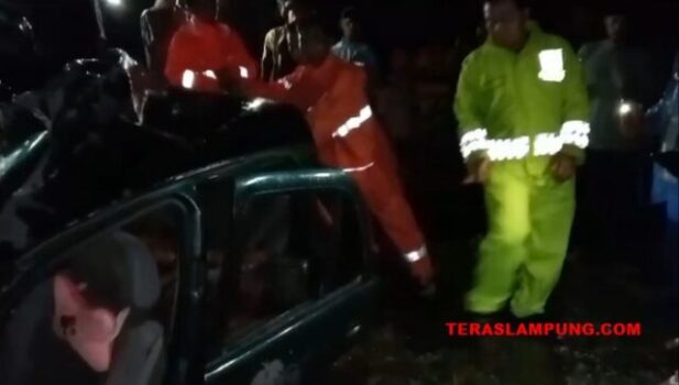 Tabrakan Maut Kereta Api Vs Mobil di Lampung Utara, Tiga Orang Tewas
