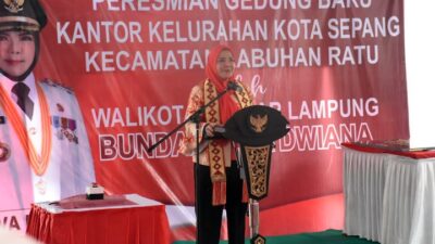 Walikota Eva Dwiana Resmikan Kantor Kelurahan Kotasepang