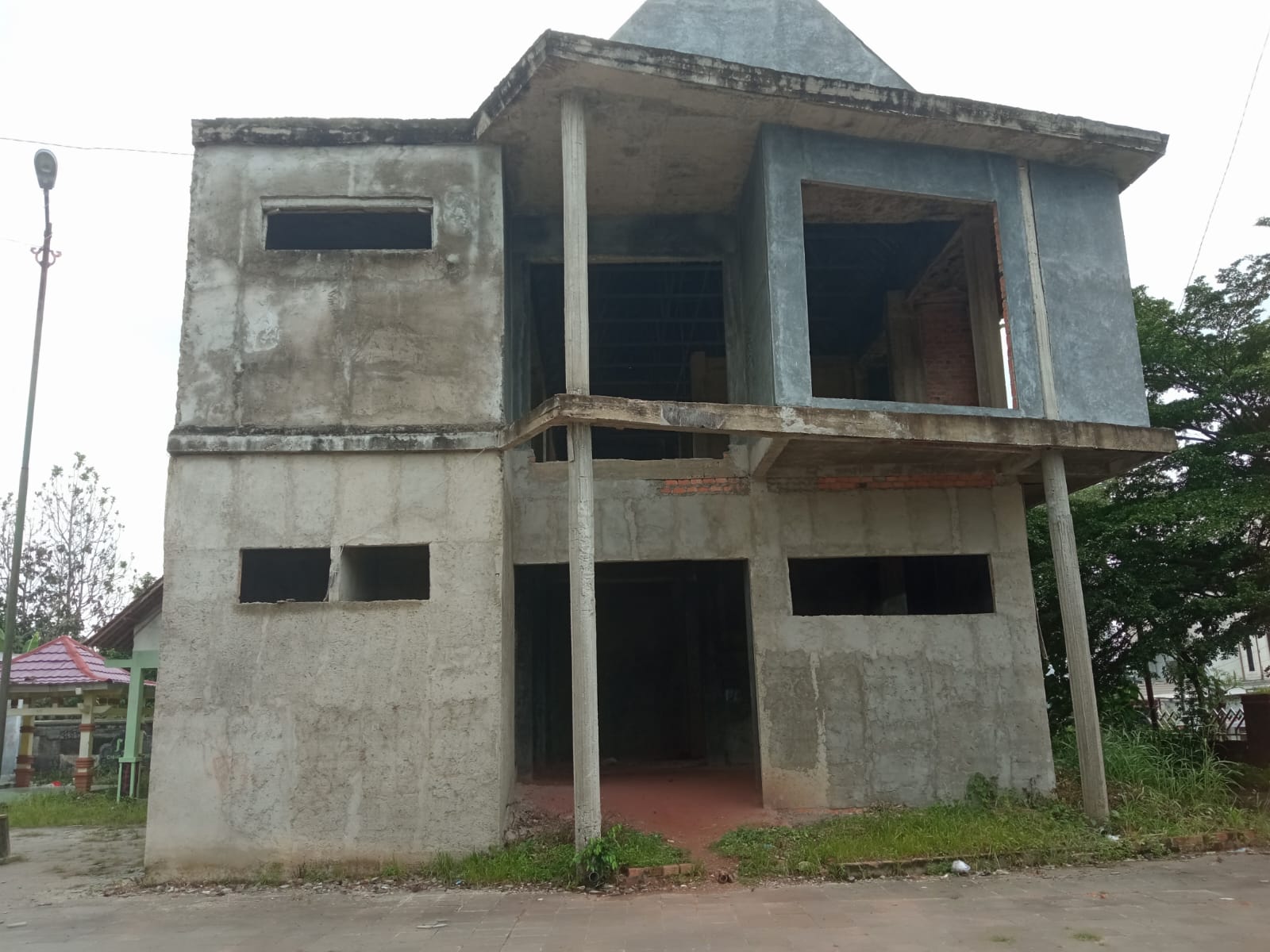 Lama Mangkrak, Gedung Milik Pemkab Lampung Utara Ini Kerap Jadi Tempat Maksiat