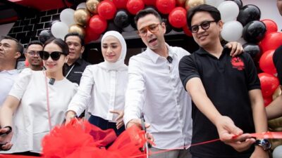 Bareng Rafi-Nagita, Putri Zulkifli Hasan Hadiri Peresmian Rojo Sambel Si Aa