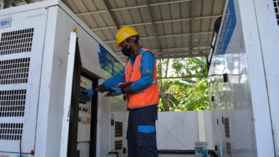 Cuaca Ekstrem Tak Surutkan PLN Jaga Pasokan Listrik Tetap Aman hingga Pulau Terluar Lampung Saat Ramadhan dan Lebaran 1445H