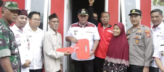 Bupati Lampung Selatan Resmikan Hasil Bedah Rumah Di Desa Legundi
