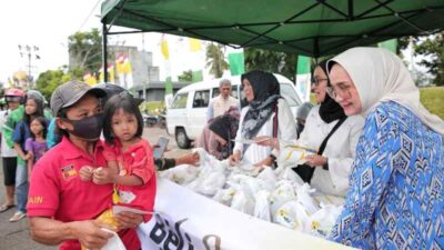 Di Festival Pasar Takjil, Riana Sari Arinal Lepas Bantuan OPD Program Siger