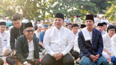 Gubernur Arinal Bersama Keluarga Melaksanakan Shalat Idul Fitri di Lapangan Korem