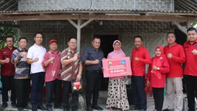 Bupati Lampung Selatan Serahkan Bantuan Bedah Rumah kepada Warga Kecamatan Kalianda