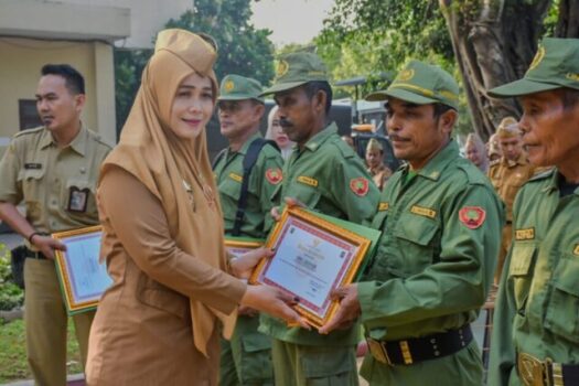 Apresiasi Kinerja dan Kedisiplinan Pegawai, Pemkot Metro Beri Penghargaan ke ASN, Non ASN dan Satlinmas