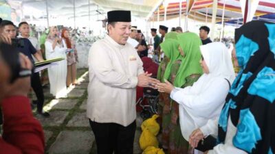 Gubernur Arinal dan Ibu Riana Ikuti Pengajian Akbar Pemprov Lampung di Pesibar