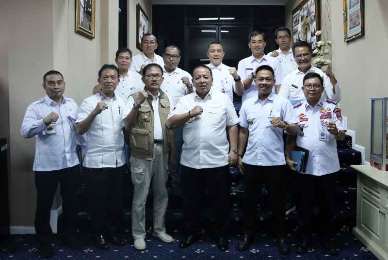 Gubernur Arinal Dukung Penuh WSL Krui Pro 2024 di Pantai Tanjung Setia