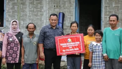 8 Warga Di Kecamatan Palas Desa Bali Agung Terima Bantuan Bedah Rumah dari Pemkab Lamsel