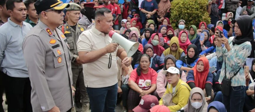Bupati Nanang Berhasil Mediasi, Buruh PT SSH Dapat THR Penuh