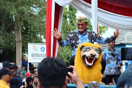 Berkontribusi Dalam Dunia Pariwisata, PWI Lampung Utara Diberi Penghargaan
