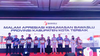 Bawaslu Provinsi Lampung Raih Penghargaan Kehumasan Terbaik dari Bawaslu RI