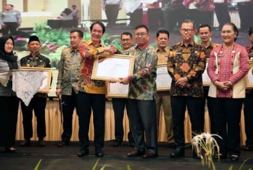 Pemprov Lampung Raih Penghargaan Anubhawa Sasana Desa/Kelurahan dari Kemenkumham