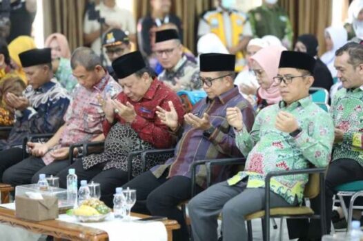 Pj. Gubernur Samsudin Sambut Kedatangan Jamaah Haji Kloter Pertama di Asrama Haji Rajabasa