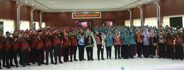 Walikota Eva Dwiana Minta Kader PKK dan Posyandu Kerja Keras Turunkan Angka Prevalensi Stunting 