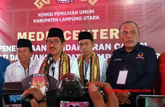 Pilkada Lampung Utara, Pasangan Hamartoni-Romli Jadi yang Pertama Daftar di KPU