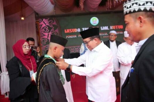 Pj. Gubernur Samsudin Hadiri Wisuda Tahfidz Pondok Pesantren Sabilul Mustofha