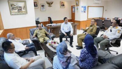 Pj. Gubernur Samsudin Tinjau Kantor Pusat Bank Lampung dan Kunjungi Kantor OJK Lampung