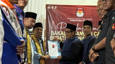 Diiringi Sholawat, Suprapto-Fuad Daftar Ke KPU Mesuji