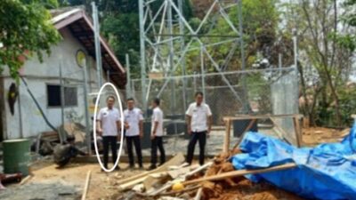 Pejabat Dinas Perkim Ciptaru Diduga Lakukan Pembiaran Berdirinya Menara Telekomunikasi ‘Liar’ di depan Rumdis Wabup Lampung Utara