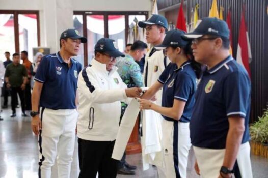 Pj. Gubernur Samsudin Lepas Kontingen Lampung Ikuti PON XXI Aceh-Sumatera Utara 2024