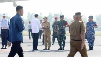 Pj. Gubernur Samsudin Sambut Kedatangan Presiden Joko Widodo di Bandara Raden Intan II