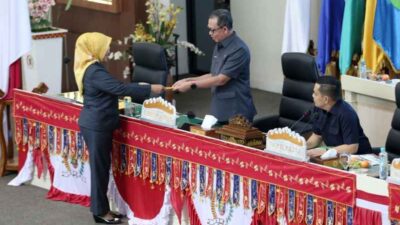 Sekdaprov Fahrizal Sampaikan Jawaban atas Pemandangan Umum Fraksi-fraksi DPRD terhadap Raperda Perubahan APBD 2024