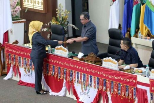 Sekdaprov Fahrizal Sampaikan Jawaban atas Pemandangan Umum Fraksi-fraksi DPRD terhadap Raperda Perubahan APBD 2024