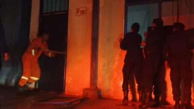 Gudang Alat Elektronik dan Gudang Makanan di Jl Yos Sudarso Bandarlampung Ludes Terbakar