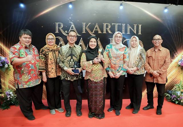 Eva Dwiana Raih Penghargaan pada Ajang Kartini Award 2024