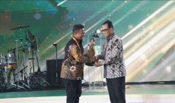 Pemerintah Provinsi Lampung Menerima Penghargaan Wahana Tata Nugraha 2024
