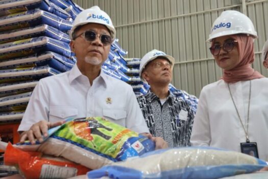 Menko Bidang Pangan Zulkifli Hasan : Stok Beras Aman Jelang Natal dan Tahun Baru 2025