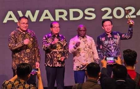 Pj. Gubernur Samsudin Raih Penghargaan JMSI Award 2024
