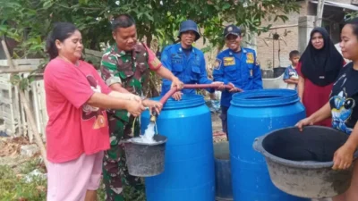 Dinas Damkarmat Lampung Selatan Posko Jati Agung Salurkan 4.000 Liter Air Bersih ke Warga Natar Terdampak Kemarau