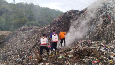 Damkar Butuh Waktu Tiga Hari untuk Padamkan Kebakaran di TPA Bakung
