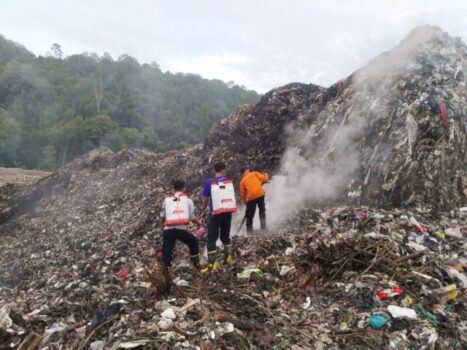 Damkar Butuh Waktu Tiga Hari untuk Padamkan Kebakaran di TPA Bakung
