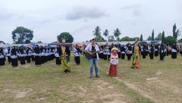 Ribuan Pelajar dan Guru di Lampung Suarakan “Simfoni” Damai Lewat Lagu Karya Kim Commanders