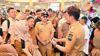 Hari Pertama Kerja Usai Retret, Bupati Radityo Egi Pratama Langsung Inspeksi ke Pasar Natar