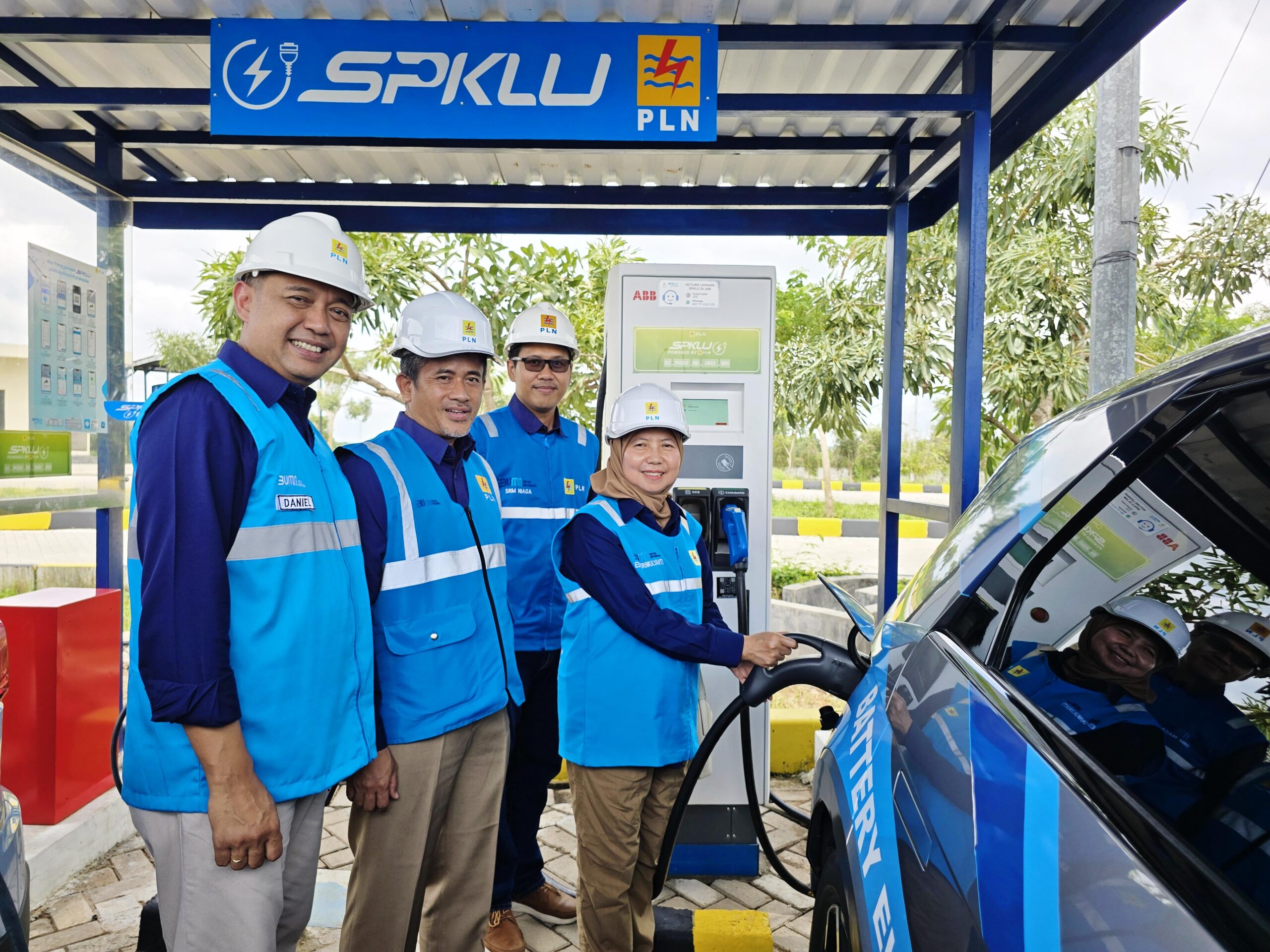 Animo Pemudik EV Diprediksi Meningkat saat Idulfitri 1446 H, PLN Siapkan 1.000 Unit SPKLU di Jalur Trans Jawa-Sumatra