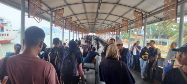 Lonjakan Pemudik Asal Pulau Jawa di Pelabuhan Bakauheni Diprediksi Malam Ini