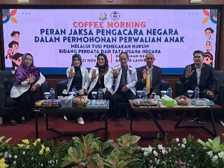 Perjuangkan Perwalian Anak, Kejari Bandar Lampung Diganjar Komnas PA Lampung Penghargaan