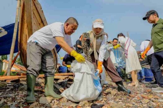 Kolaborasi Untuk Indonesia Bersih, Wagub Jihan Gerakkan Aksi Nyata di Pantai Mutun dan Pulau Tangkil