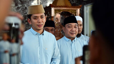 Bupati dan Wakil Bupati Lampung Selatan Salat Idulfitri 1446 Hijriah di Masjid Agung Kalianda