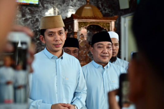 Bupati dan Wakil Bupati Lampung Selatan Salat Idulfitri 1446 Hijriah di Masjid Agung Kalianda