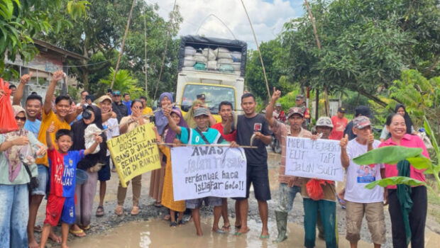 Dikritik Soal Jalan Rusak, Bupati Egi Apresiasi Kritik Kreatif Warga