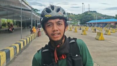 Mudik Lebaran Gowes Sepeda 300 Km, Rasa Lelah Riko dan Rizal Terobati Ketika Bertemu Keluarga