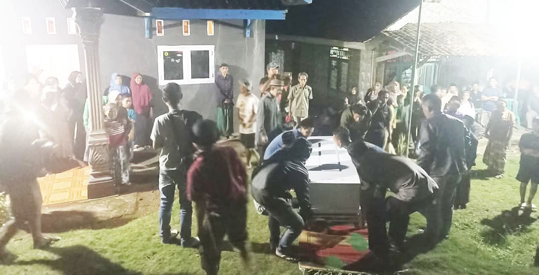 Tiba di Rumah Duka, Warga Lampung Selatan Korban Pembunuhan di Tangerang Disambut Tangis Keluarga