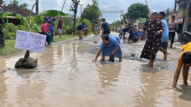 Dikritik Soal Jalan Rusak, Bupati Egi Apresiasi Kritik Kreatif Warga