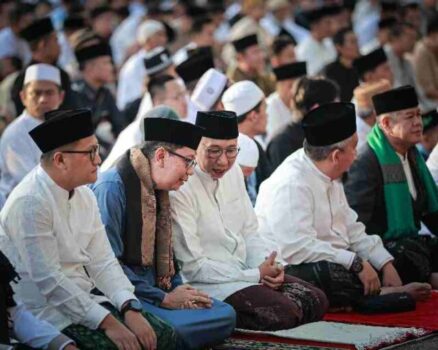 Salat Idulfitri di Lapangan Enggal, Ini Pesan Gubernur Lampung