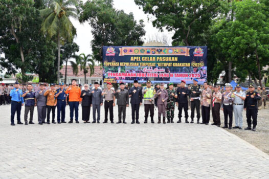 Sampaikan Amanat Kapolri, Bupati Egi Pimpin Apel Gelar Pasukan Operasi Ketupat Krakatau 2025